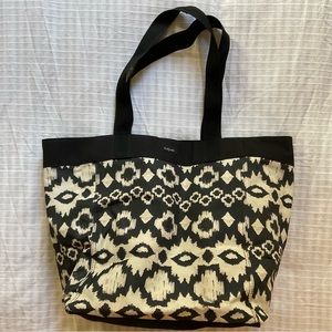 Thirty-one // Essential storage tote in ikat